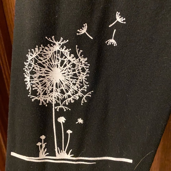 Black Leggings w Picture of Dandelion NWOT - Picture 3 of 6
